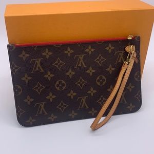 Authentic Louis Vuitton Zipperd Wristlet